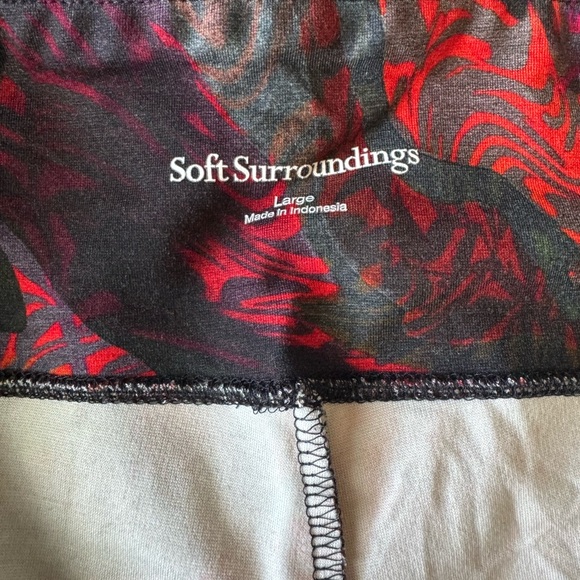 Women’s Soft Surroundings Fun Leggings Size: L - Picture 2 of 5